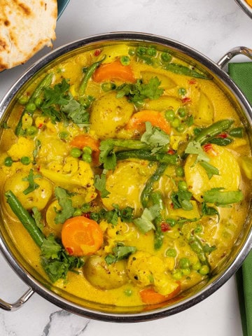Easy Indian vegetable curry in a balti dish.